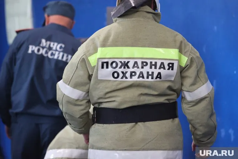 Пожарные вывели посетителей концертного зала из подвала