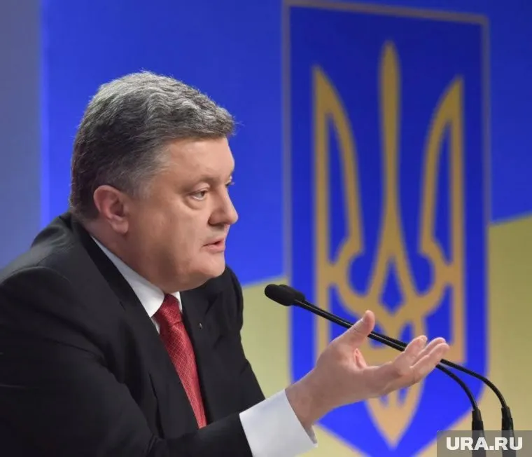 Константинопольский патриарх сказал, что Петр Порошенко расплатился за автокефалию конфетами