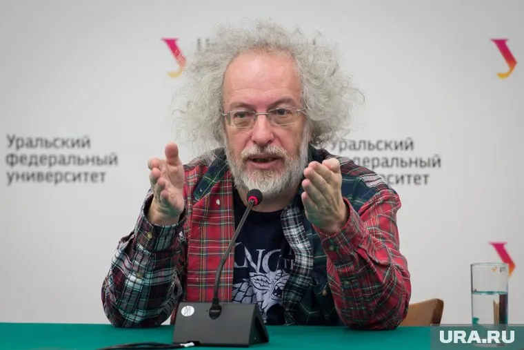 Главный редактор "Эха Москвы" Алексей Венедиктов неоднократно просил акционеров усилить охрану редакции