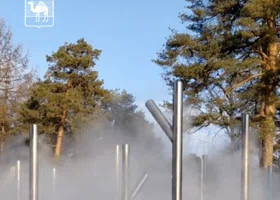 В Челябинске запустили новые фонтаны с подсветкой и паровым эффектом