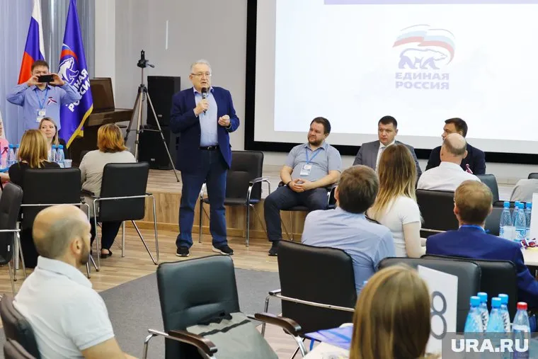 В преддверии выборов единороссов Кургана тренируют политтехнолог и коуч из Москвы