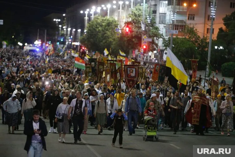 На православное шествие вышли 46 тысяч свердловчан