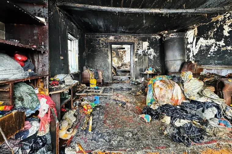 Сгоревший дом в селе Шмаково, где погибли дети. Курган