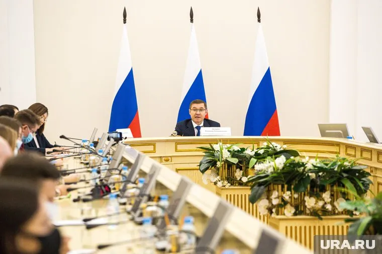 Полпред президента РФ Владимир Якушев провел пресс-конференцию после послания Путина Федеральному собранию