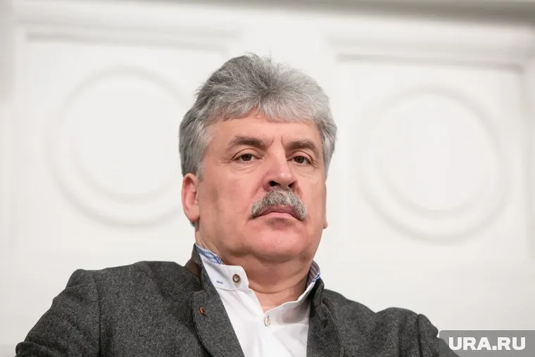 На видео рассказывают о размере премии, которую себе выписал Павел Грудинин