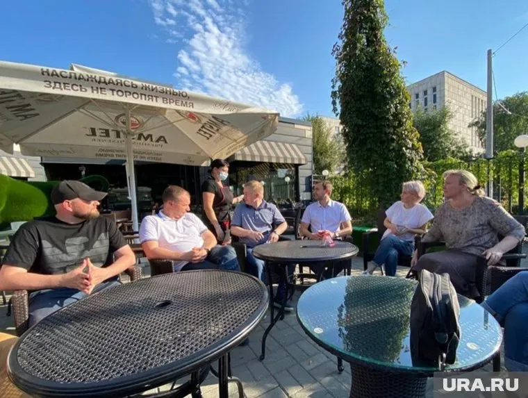 Губернатор провел встречу в неформальной обстановке