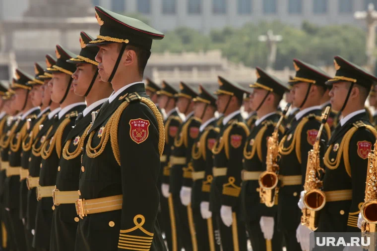 На базе построена копия Законодательного Юаня, указано в материале