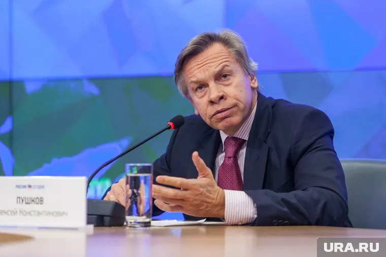 Алексей Пушков назвал политику Владимира Зеленского «комичной»