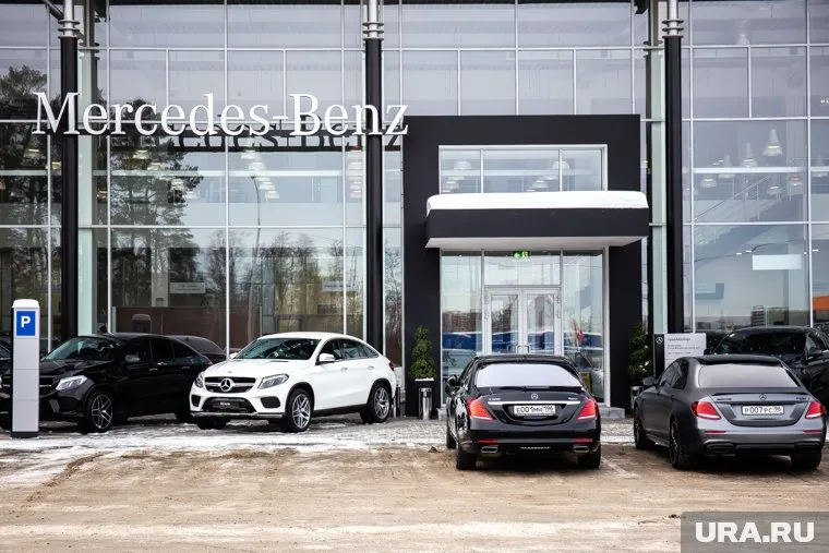 Музыкант разыграл свой Mercedes, деньги и одежду (архивное фото)