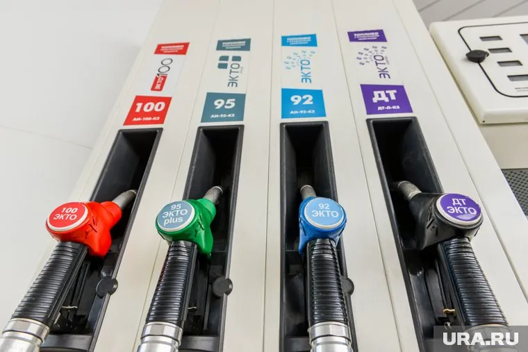 Цены на топливо поднялись еще в четырех регионах