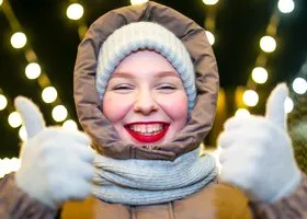 От смешных до трогательных: 100 шуточных предсказаний на Новый год 2026