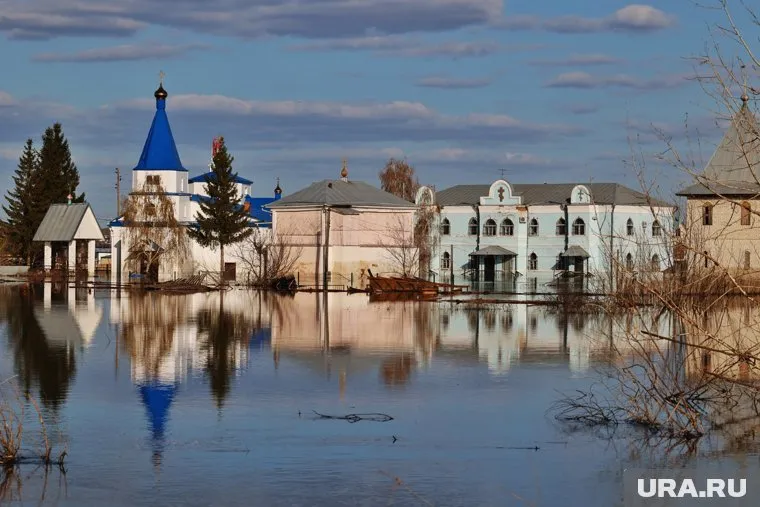 Смолино после масштабного пожара накрыл рекордный паводок