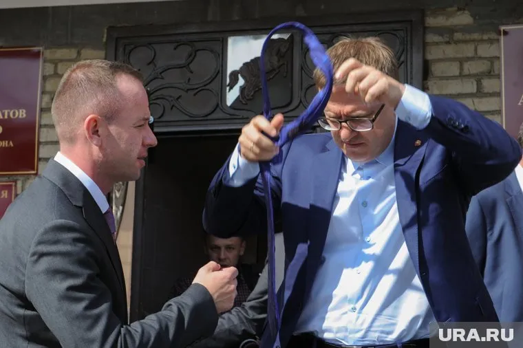 Сергей Зюсь (слева) выздоровел, Алексей Текслер (справа) вышел из самоизоляции