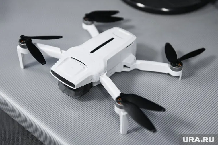Новый беспилотник имеет небольшой вес и компактность за счет складных крыльев