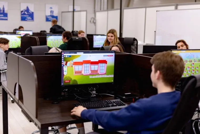 Обучение в игровой форме помогает эффективно осваивать практические навыки