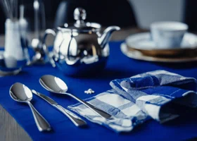 «Известия»: россияне стали в два раза чаще подрабатывать в общепитах