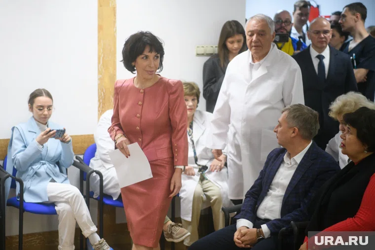 Татьяна Савинова постаралась успокоить коллектив института после отставки шефа