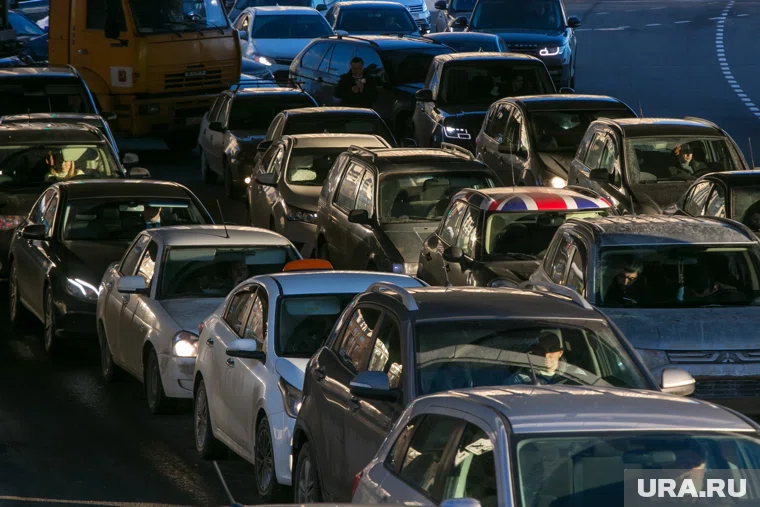 На участке произошло столкновение двух легковых автомобилей