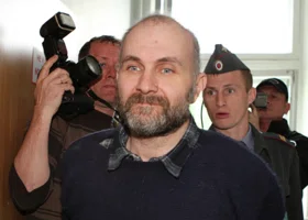 «Мне было жалко детей»: как Москвин стал «маньяком-кукольником», зачем хранил тела девочек и воспитывал их