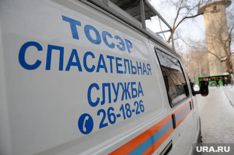 Пострадавшего унесло течением под крышу резервуара