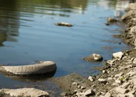 Четыре тела достали, троих ищут