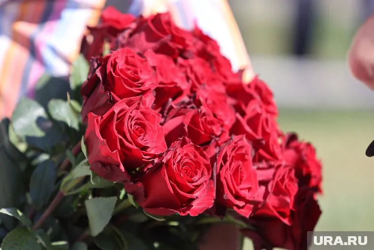 Игорь Сапко опубликовал видео с поздравлением женщин