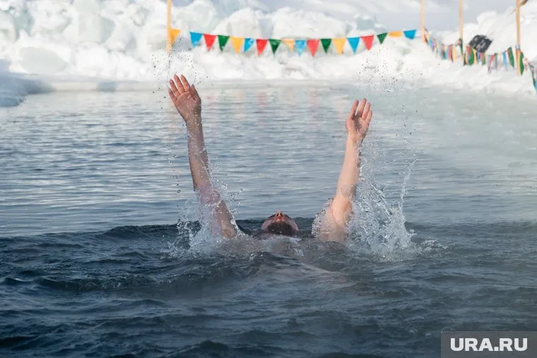 Житель Перми стал рекордсменом в заплыве в ледяной воде (фото из архива)