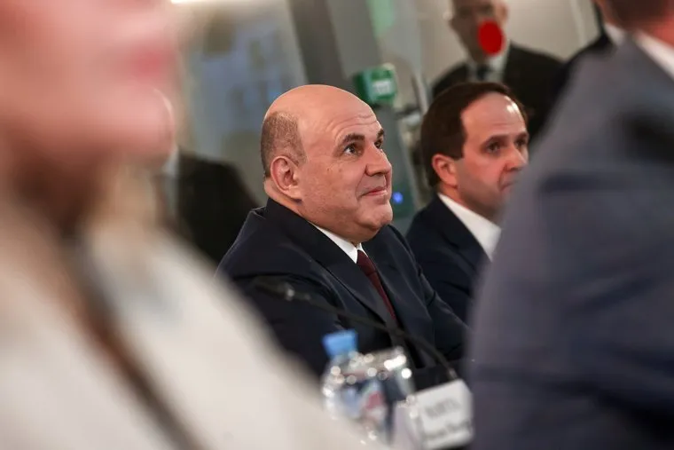 Михаил Мишустин посетил Координационный центр на ВДНХ. Москва