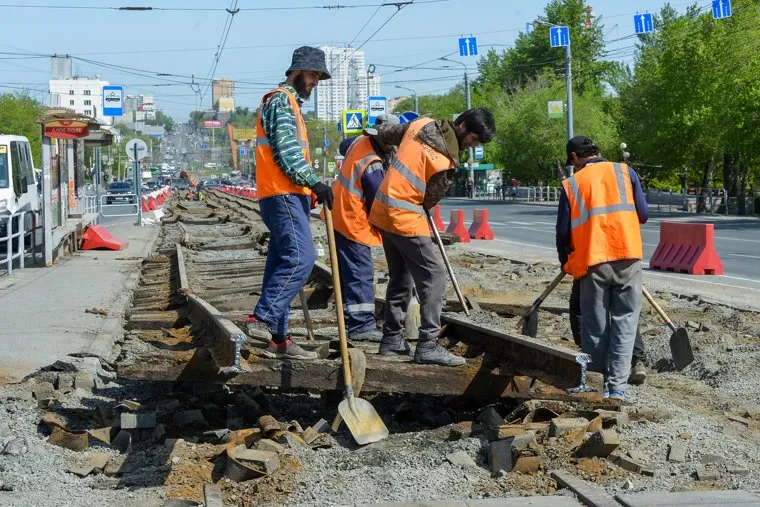 Замена рельсового полотна на Свердловском проспекте. Челябинск