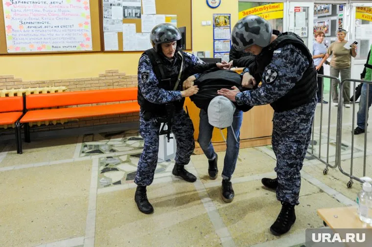 ЧП вновь заставило вспомнить о профессиональной охране учебных заведений, считает челябинский депутат Госдумы Яна Лантратова