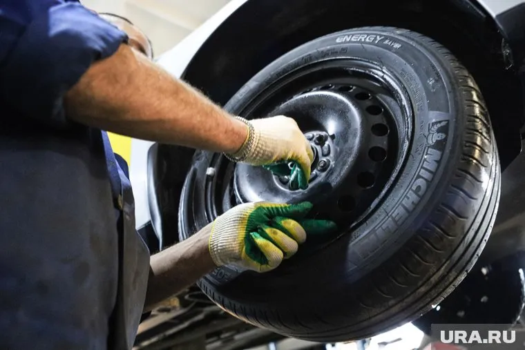 По словам автолюбителей, зимние шины в Тюмени подорожали на 10% — 15%