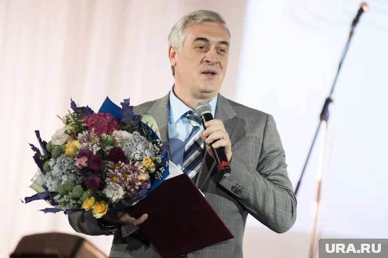 В диссертации Якова Силина нашлось 60 страниц с некорректными заимствованиями