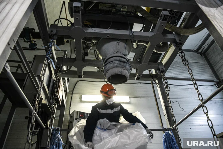 Приостановка производства связана с профицитом в мире и ростом импорта кремния по демпиноговым ценам в РФ