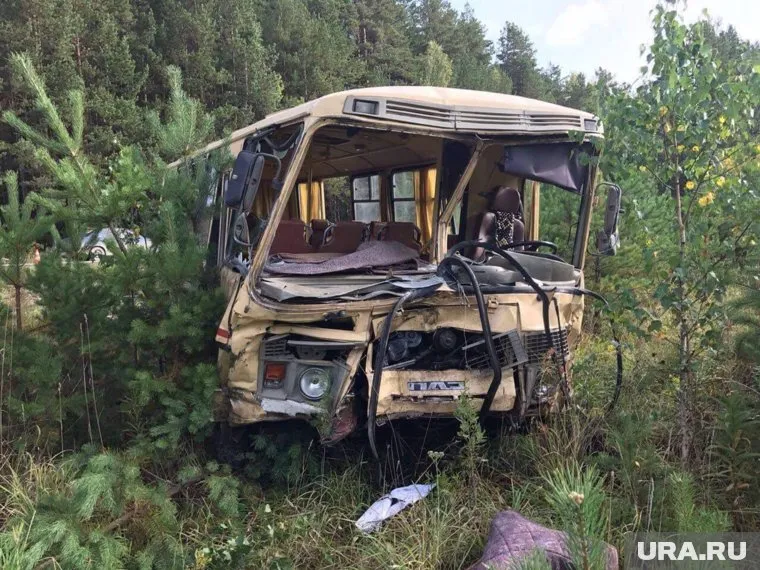 По предварительным данным в аварии пострадали 13 человек