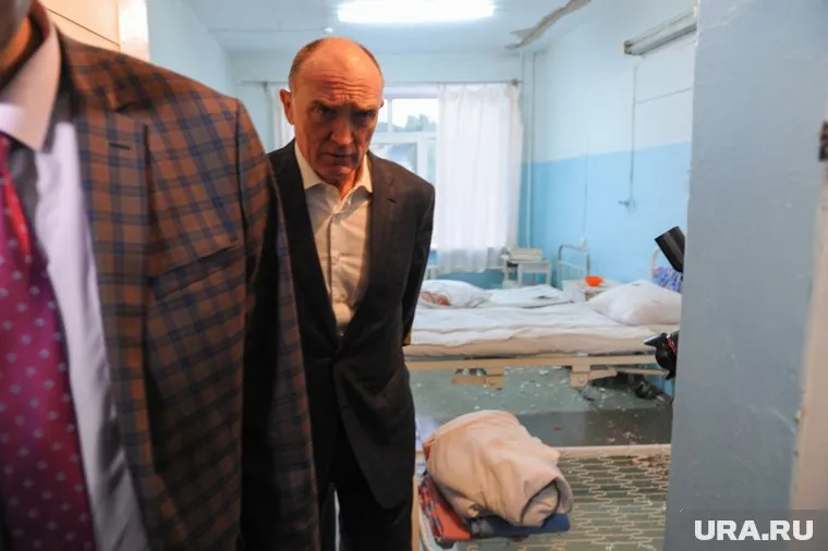 В самый сложный для губернаторской карьеры Дубровского момент проявились как его сторонники, так и противники