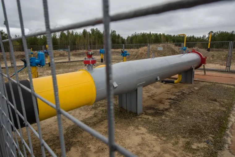 Газопровод рядом с дачами. Сургут, газпром трансгаз сургут, газопровод