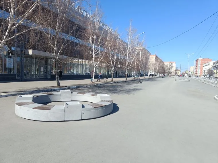 6 апреля на месте парковки стоял сквер