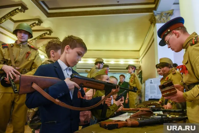 Начальная военная подготовка планируется в школах и ПТУ (архивное фото)