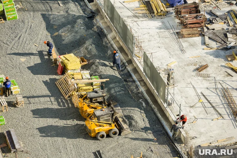 Только после завершения работ и регистрации права собственности, деньги поступают подрядчику