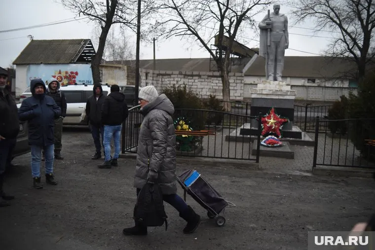 Напоминание о войне на границе с ДНР можно увидеть везде