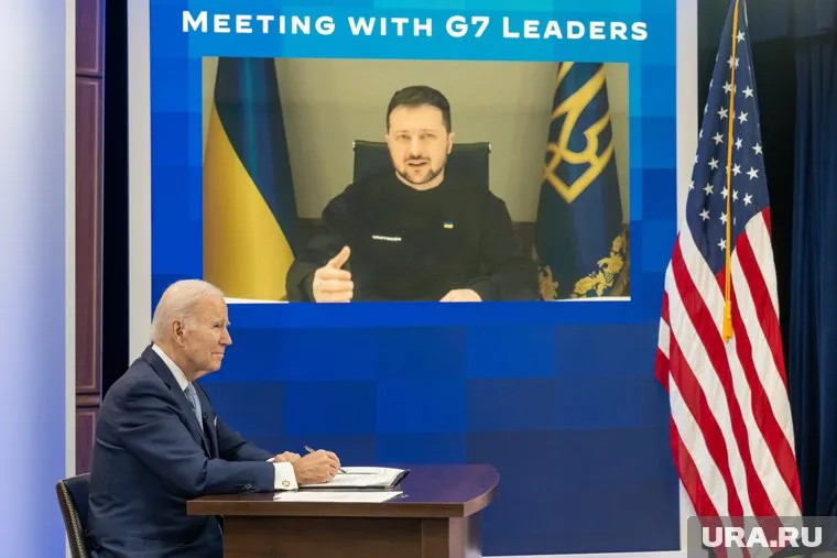 Джо Байден не хочет помогать Украине, но планирует контролировать Киев, пишет Филлипс П. О’Брайен