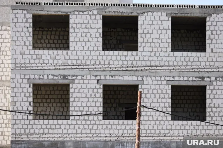 Власти ХМАО потратят на достраивание двух домов больше миллиарда рублей