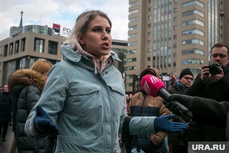 Также Любовь Соболь находилась под домашним арестом по делу о митингах