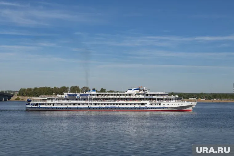 Мужчина почувствовал себя плохо, упал на спину в камбузе и скончался