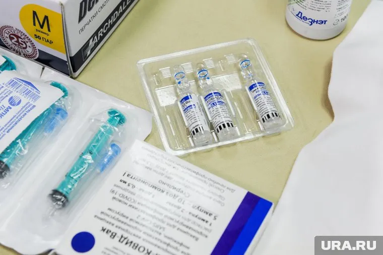 Риск заразиться от вакцинированного человека намного меньше