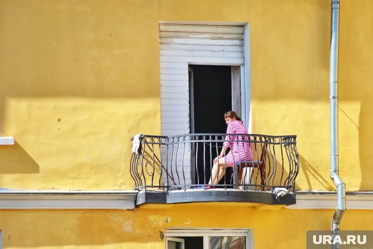 Выход на балкон в обнаженном виде может грозить уголовным сроком
