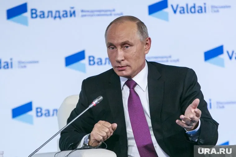 Путин изучит вопрос субсидирования ипотеки для молодых ученых