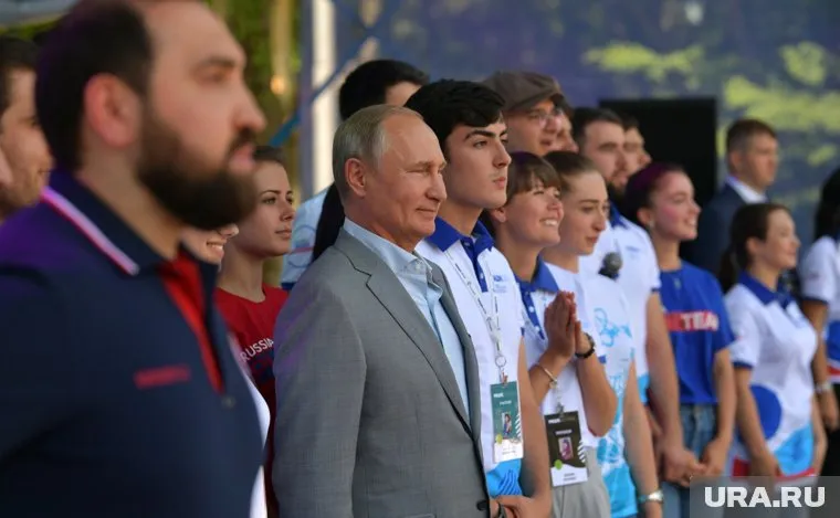 Президент пообщался с участниками форума