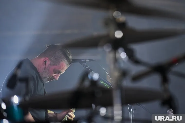 В первый день фестиваля выступили «Анимация», Гарик Сукачев, Вадим Самойлов и Stigmata