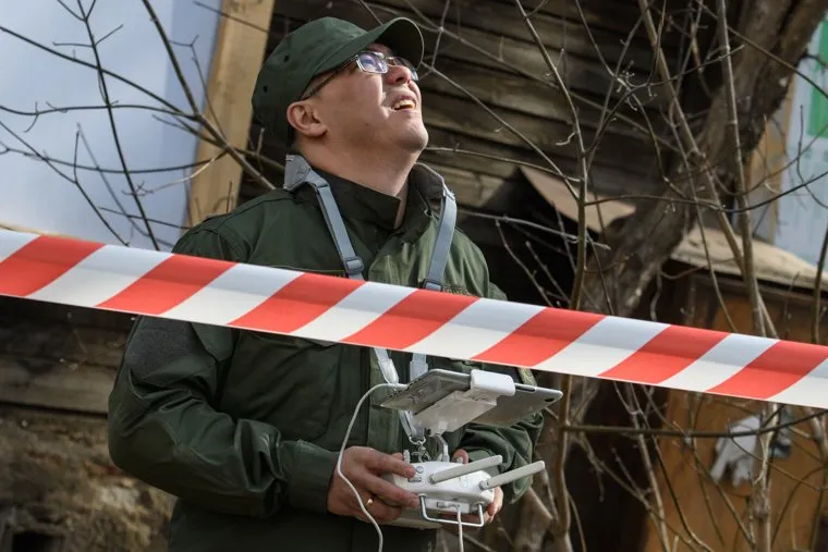 Работа следователей в сгоревшем доме на улице Омская. Екатеринбург